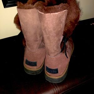 Brown short uggs. New!! Never worn
